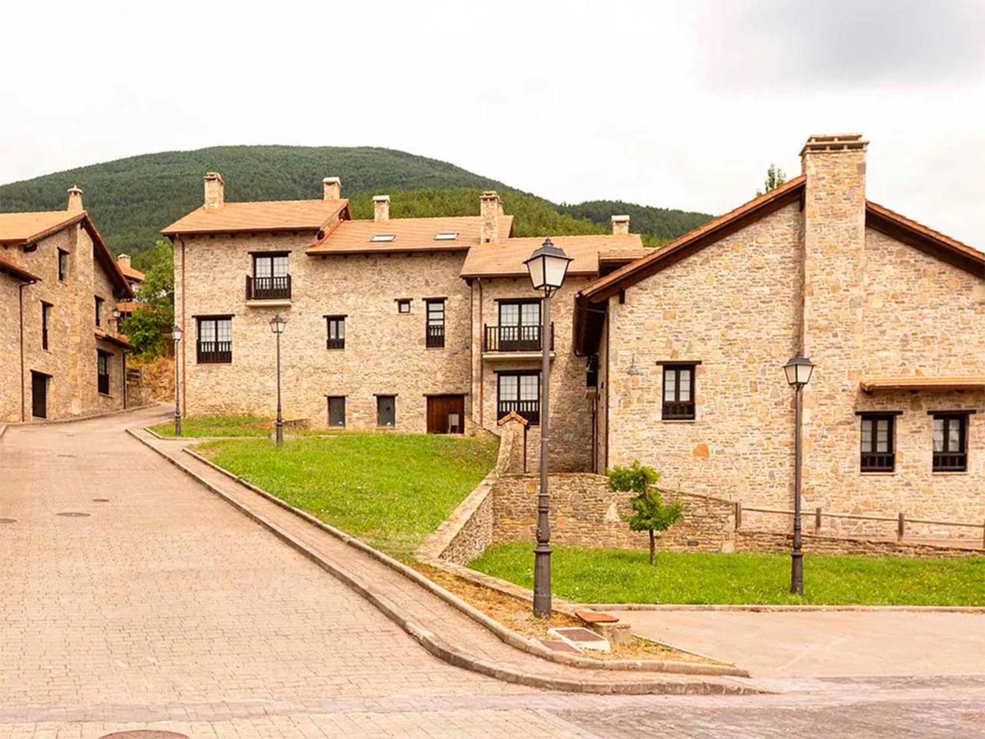 Apartamentos Jaca Badaguas 3000 מראה חיצוני תמונה