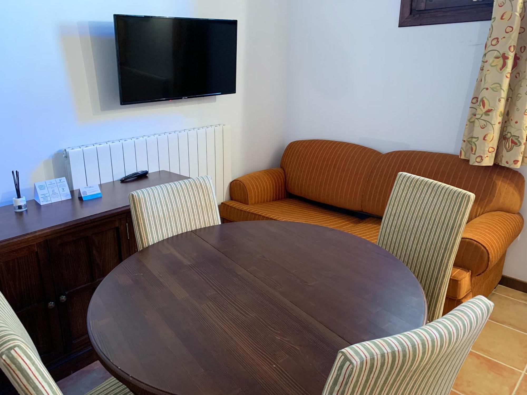 Apartamentos Jaca Badaguas 3000 מראה חיצוני תמונה